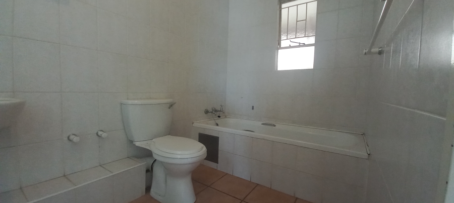 2 Bedroom Property for Sale in Kannoniers Park North West